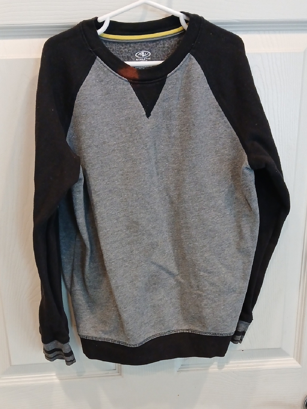 5/25 Athletic Works Boy’s Gray Crewneck Sweatshirt with Black Raglan Sleeves